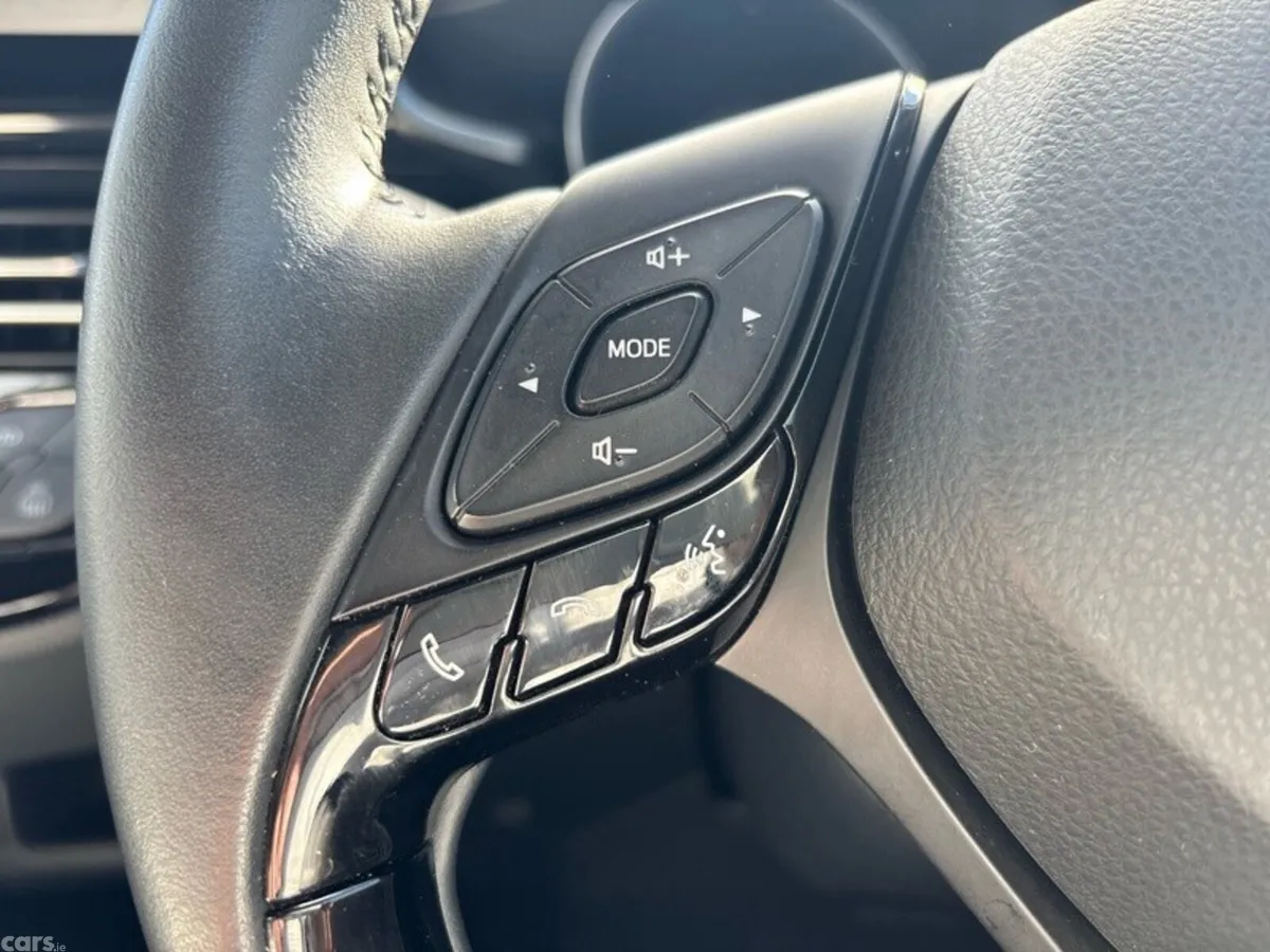 Toyota C-HR SUV, Petrol Hybrid, 2023, Grey