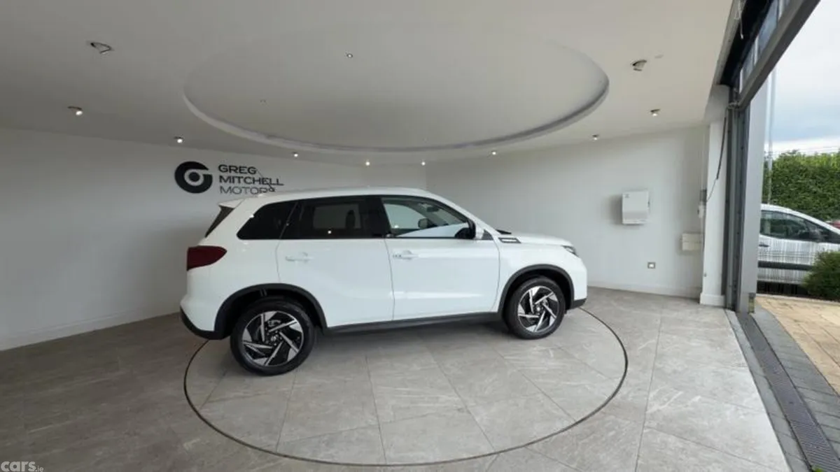 Suzuki Vitara SUV, Petrol Hybrid, 2026, White