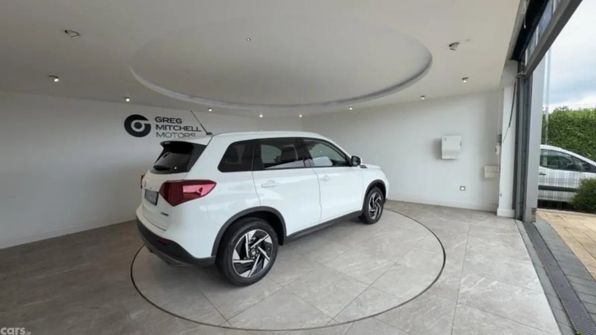 Suzuki Vitara SUV, Petrol Hybrid, 2026, White