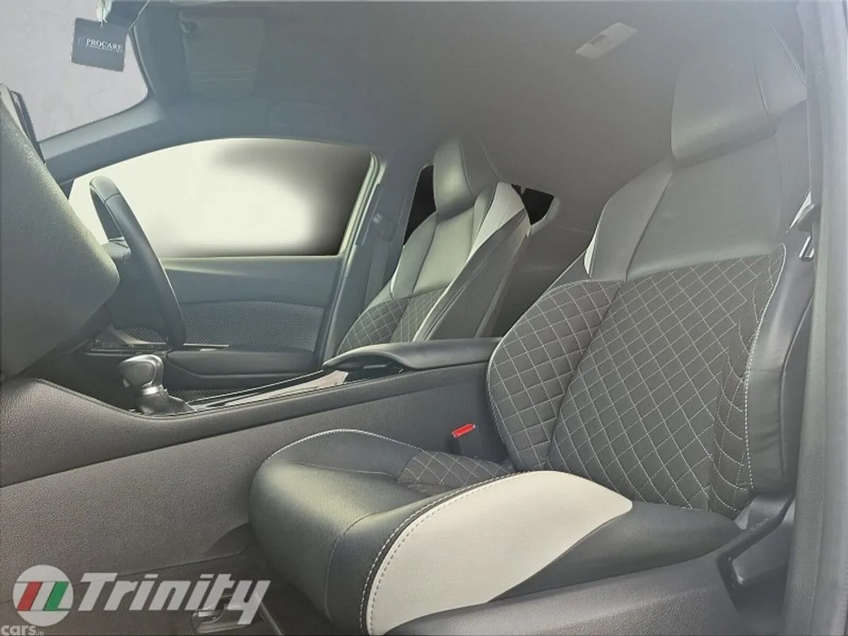 Toyota C-HR Hatchback, Petrol Hybrid, 2019, White