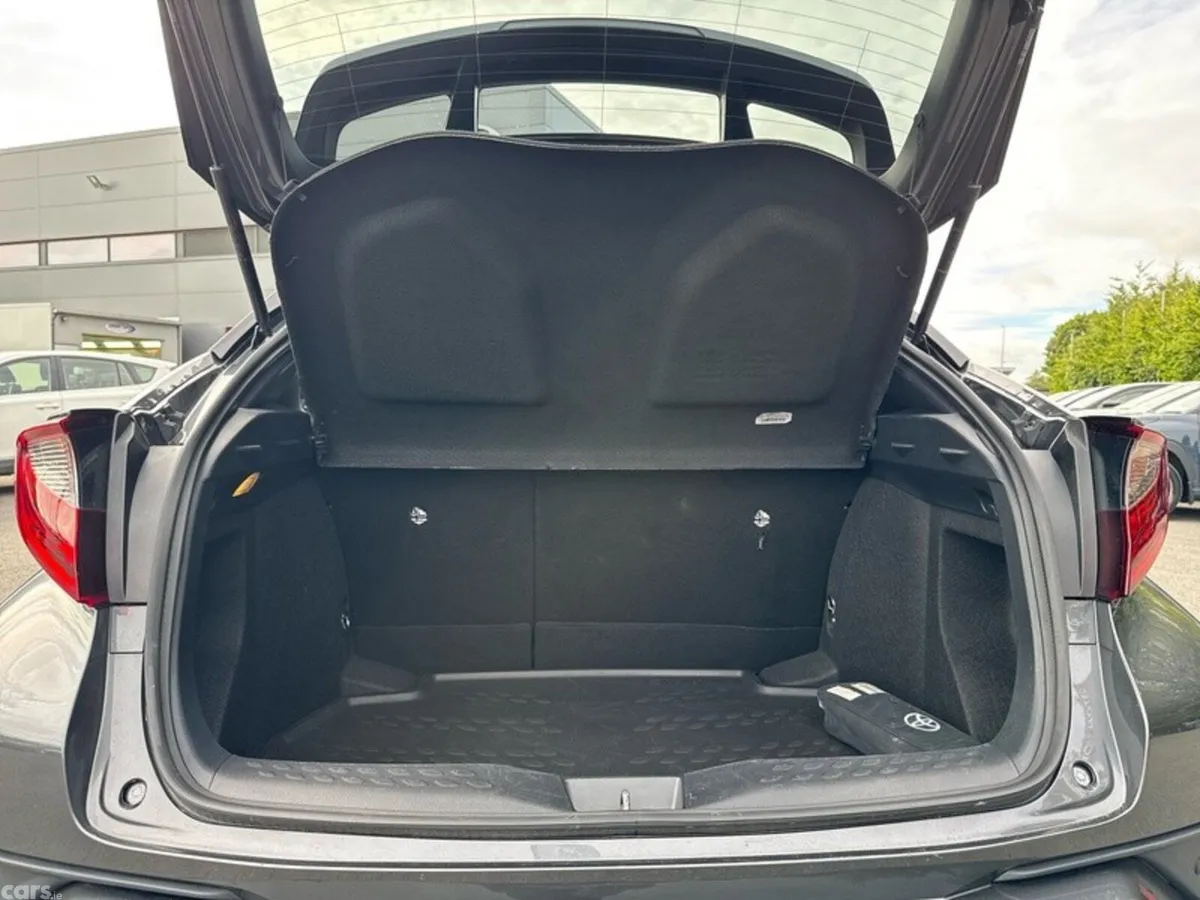 Toyota C-HR SUV, Petrol Hybrid, 2023, Grey