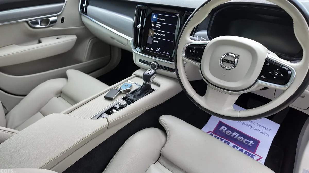 Volvo S90 Saloon, Diesel, 2020, Blue