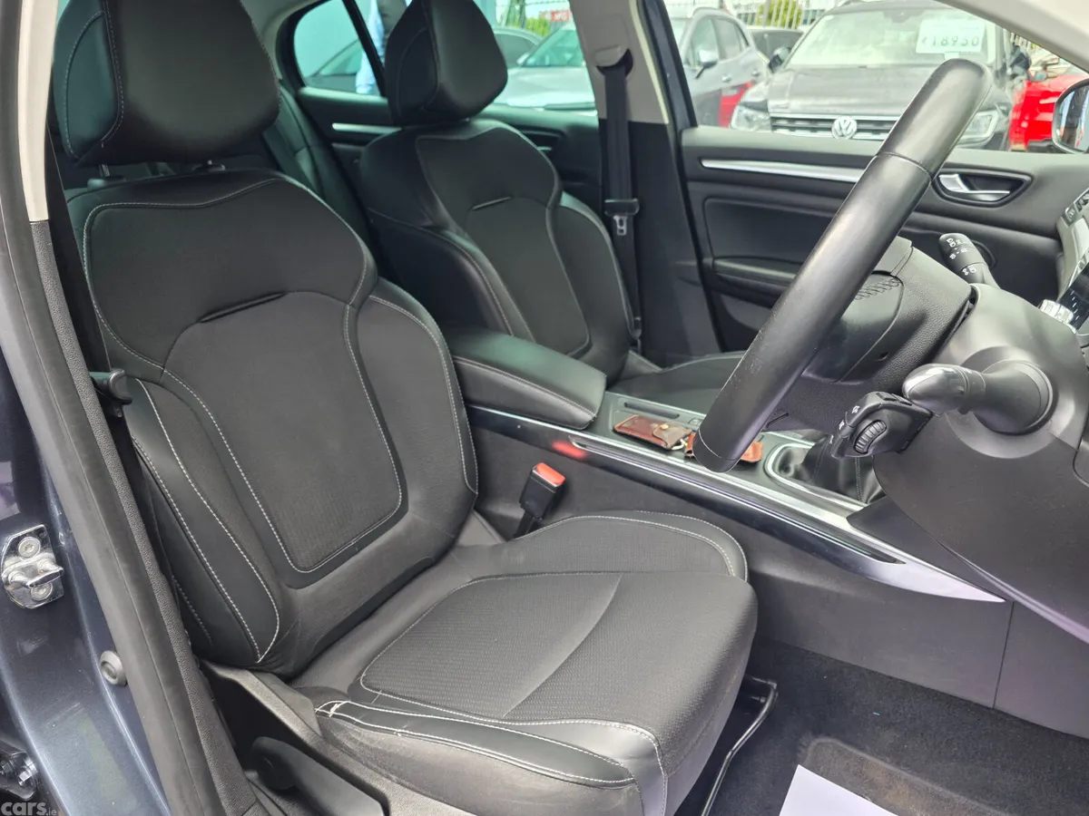 Renault Megane Saloon, Diesel, 2021, Grey