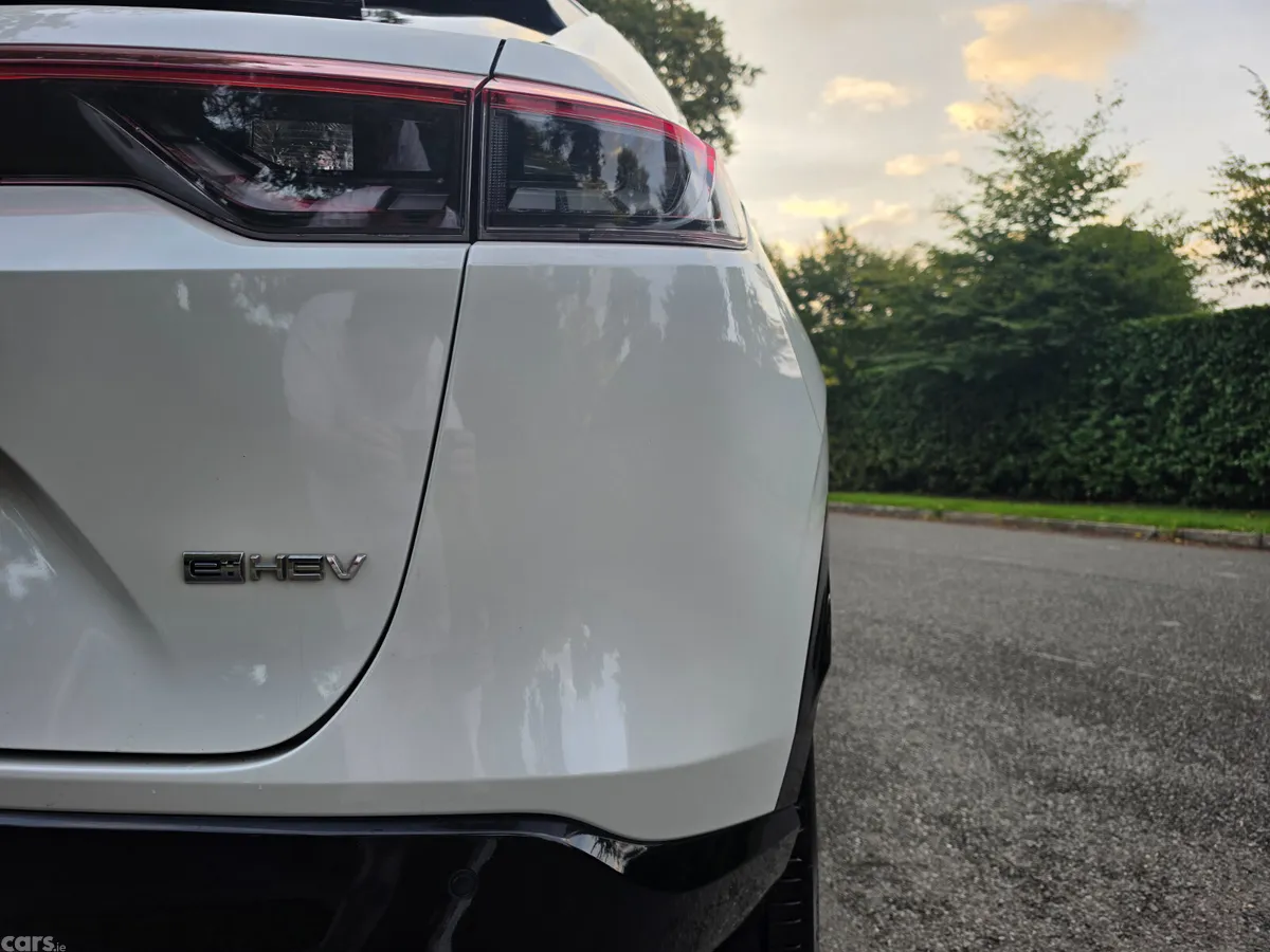 Honda Vezel SUV, Petrol Hybrid, 2021, White