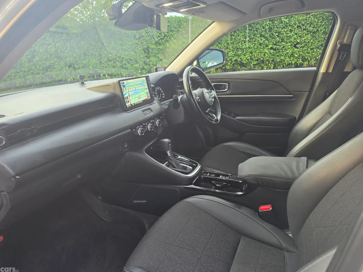 Honda Vezel SUV, Petrol Hybrid, 2021, White