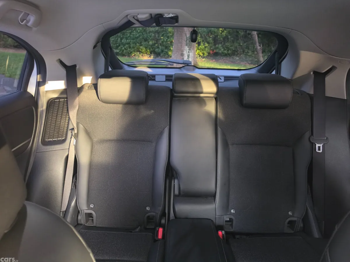 Honda Vezel SUV, Petrol Hybrid, 2021, White