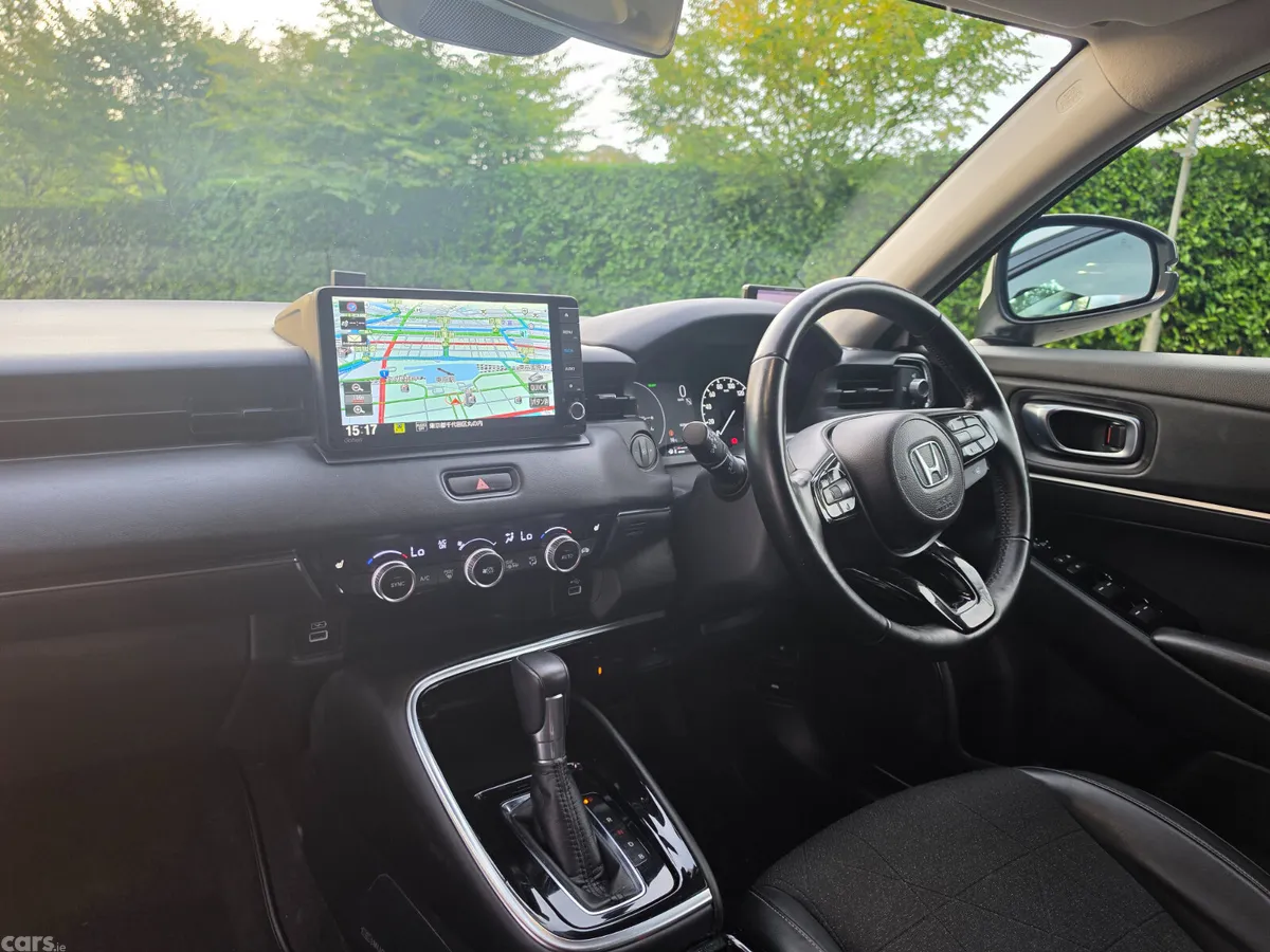 Honda Vezel SUV, Petrol Hybrid, 2021, White