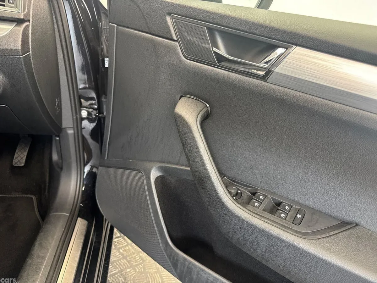 Skoda Superb Saloon, Diesel, 2023, Black