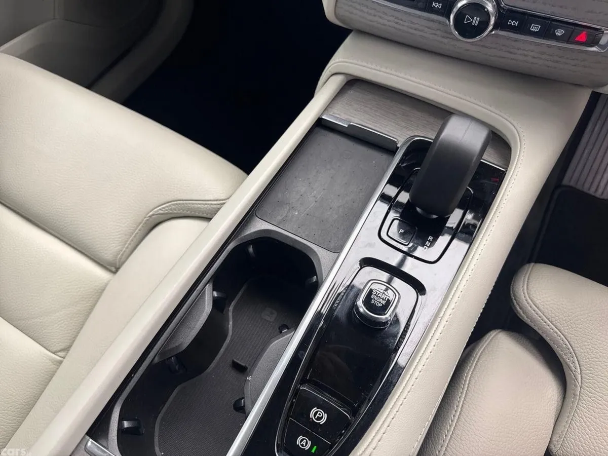 Volvo XC90 SUV, Petrol Plug-in Hybrid, 2024, Black