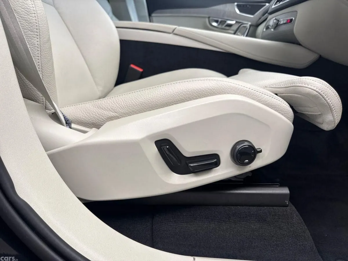 Volvo XC90 SUV, Petrol Plug-in Hybrid, 2024, Black