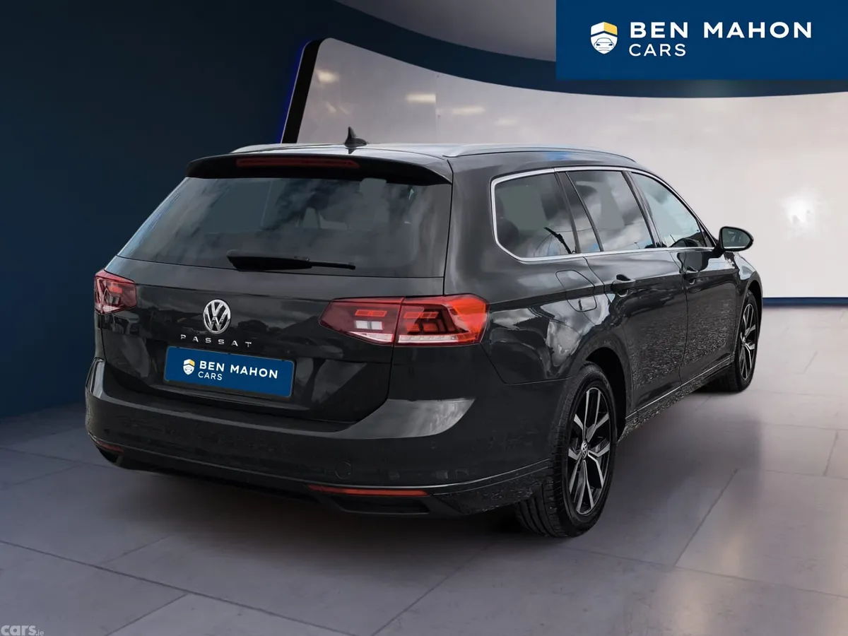 Volkswagen Passat Saloon, Diesel, 2020, Grey