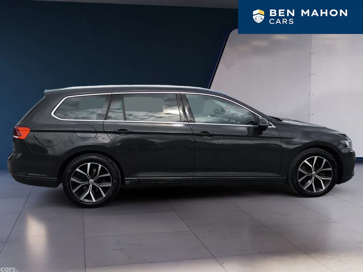 Volkswagen Passat Saloon, Diesel, 2020, Grey