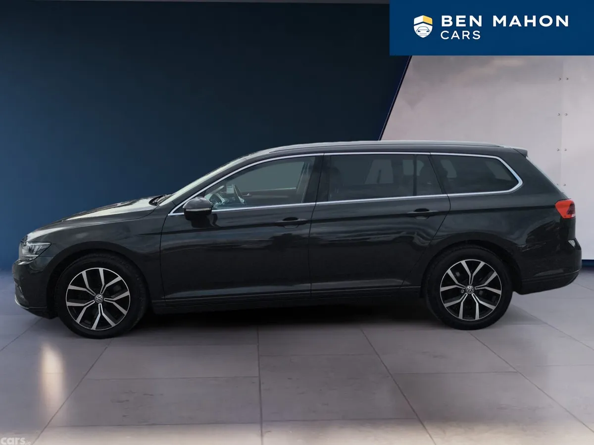 Volkswagen Passat Saloon, Diesel, 2020, Grey