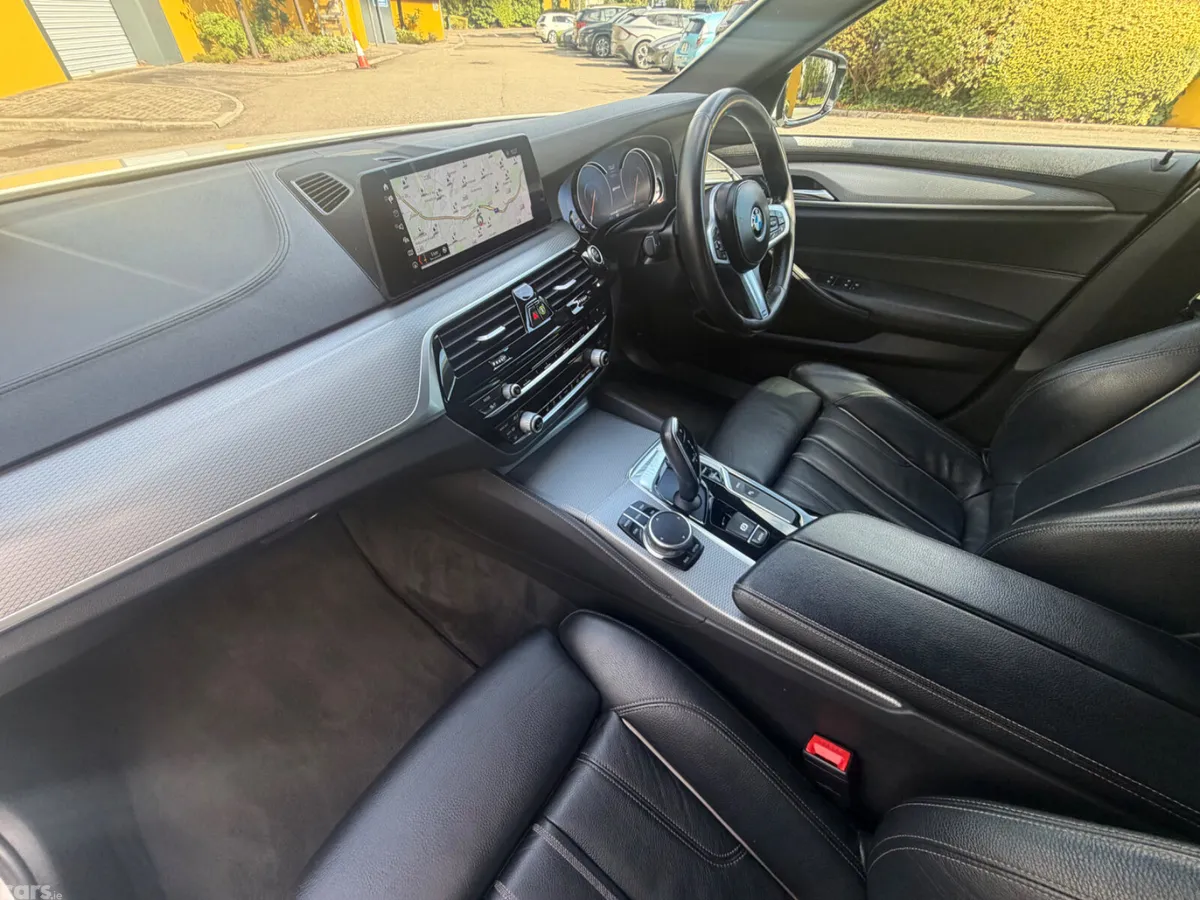 BMW 5-Series Saloon, Petrol Plug-in Hybrid, 2018, White