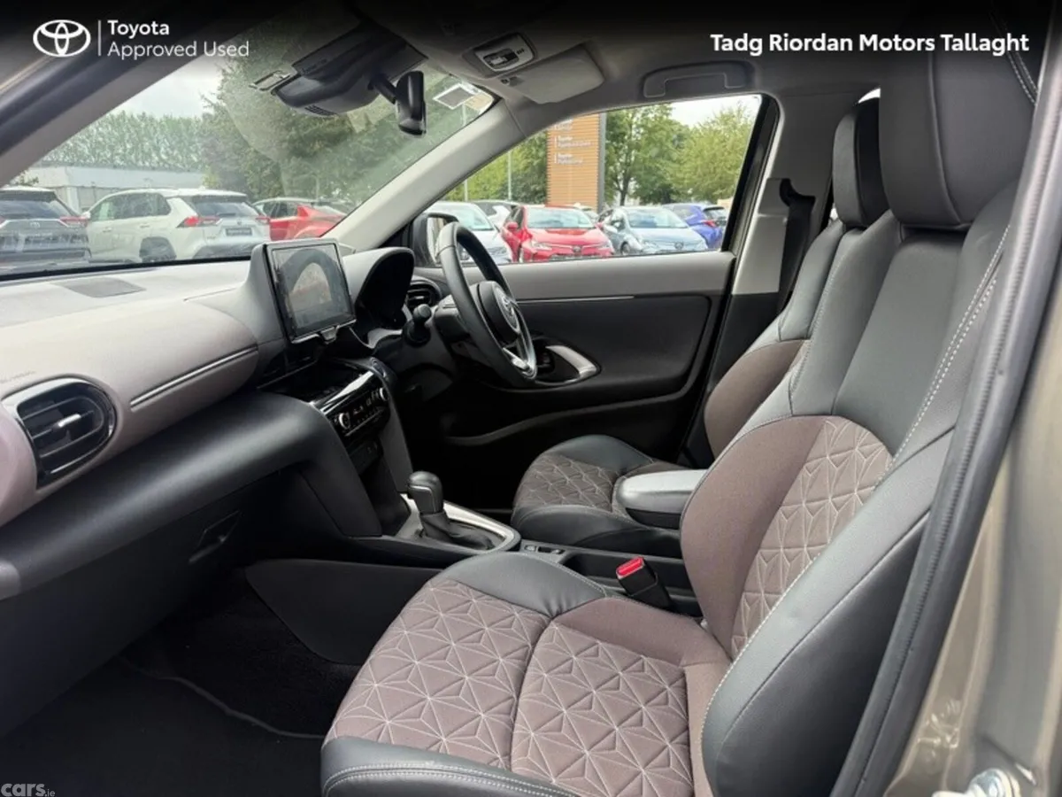 Toyota Yaris Cross Hatchback, Petrol Hybrid, 2024, Bronze