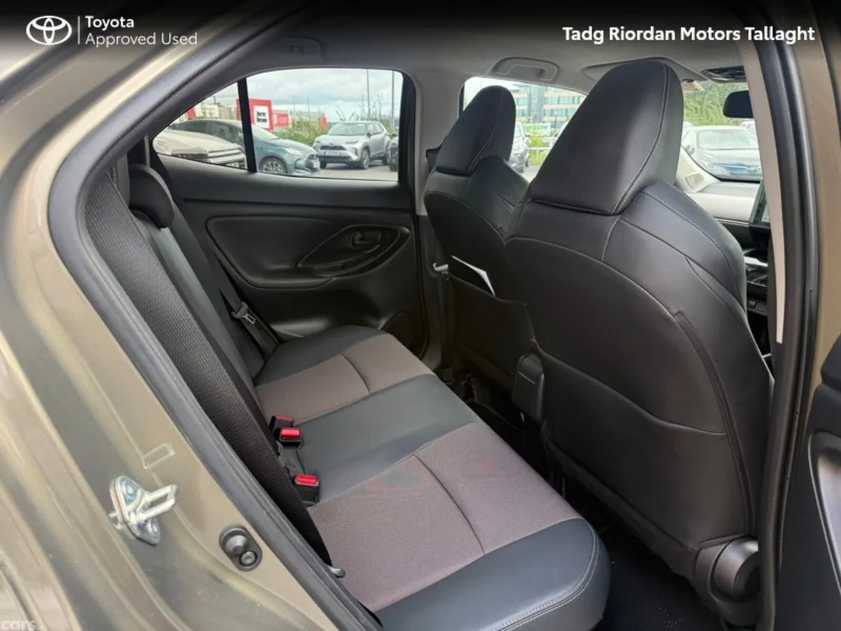 Toyota Yaris Cross Hatchback, Petrol Hybrid, 2024, Bronze