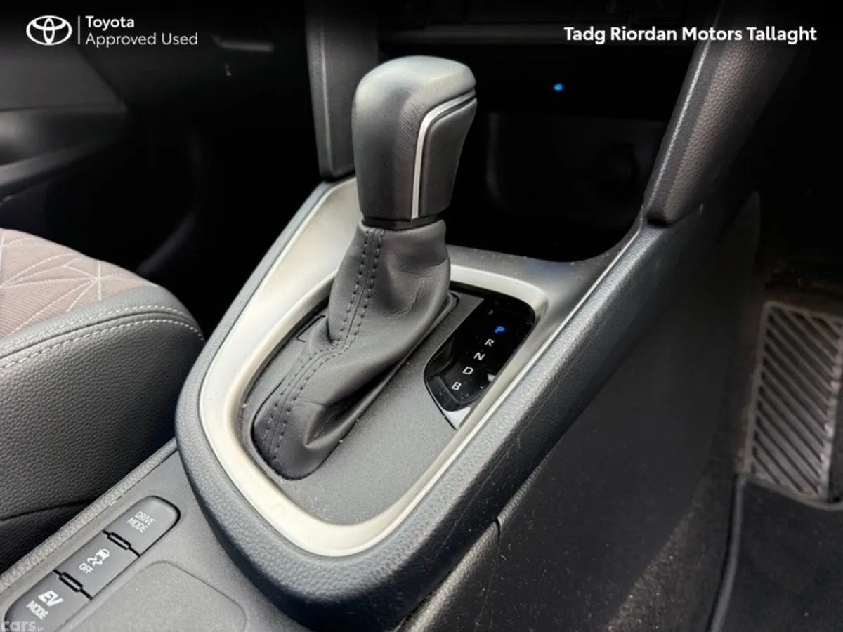 Toyota Yaris Cross Hatchback, Petrol Hybrid, 2024, Bronze
