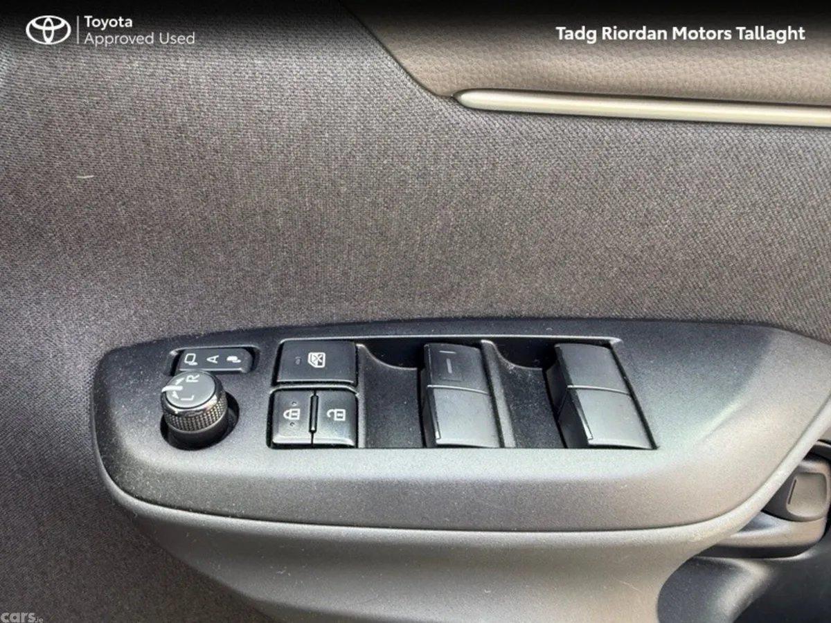Toyota Yaris Cross Hatchback, Petrol Hybrid, 2024, Bronze
