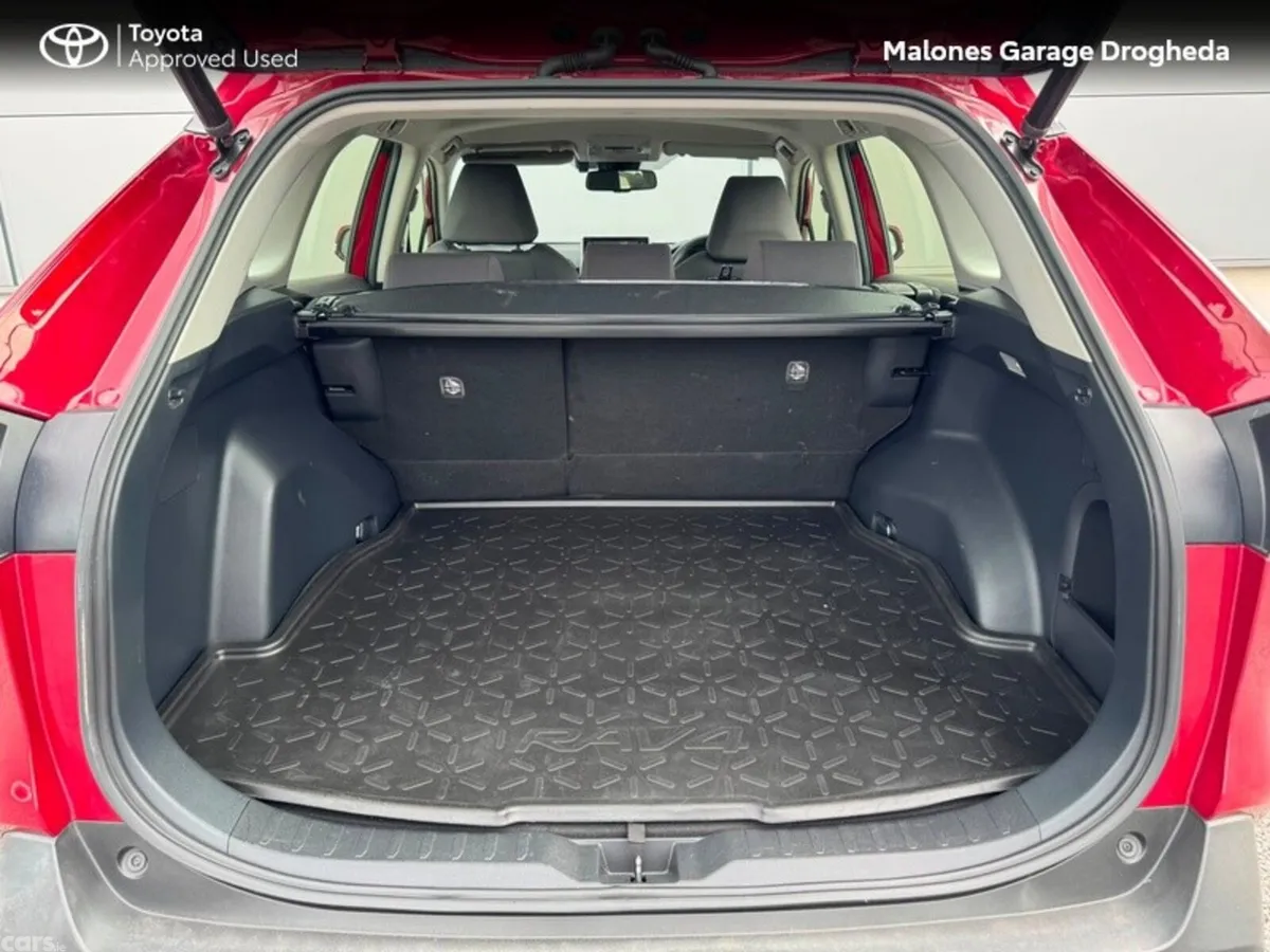 Toyota RAV4 SUV, Petrol Hybrid, 2023, Red
