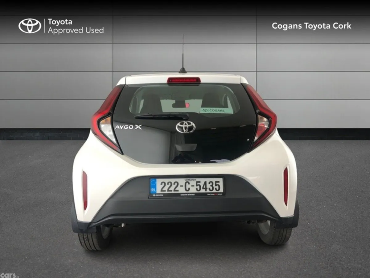 Toyota Aygo Hatchback, Petrol, 2022, White
