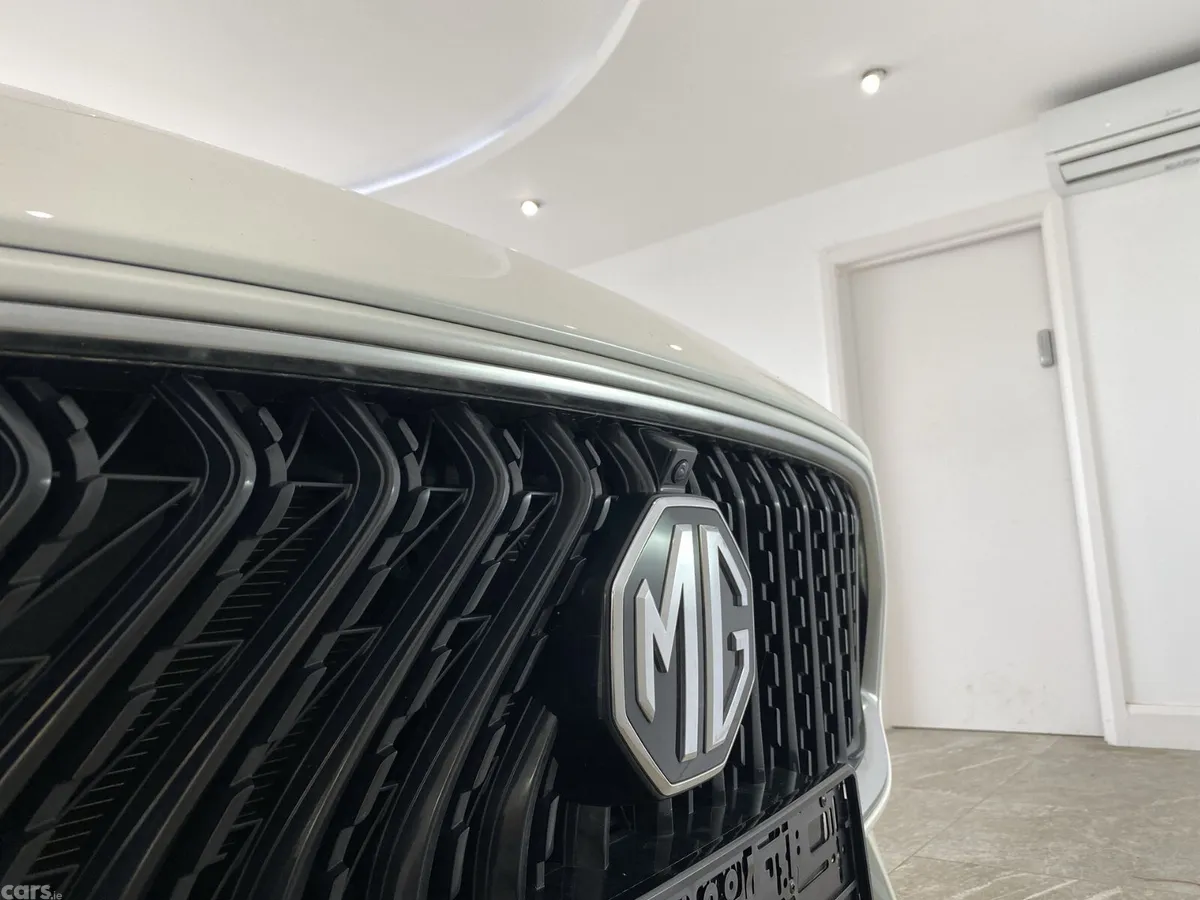 MG HS SUV, Petrol Hybrid, 2024, White