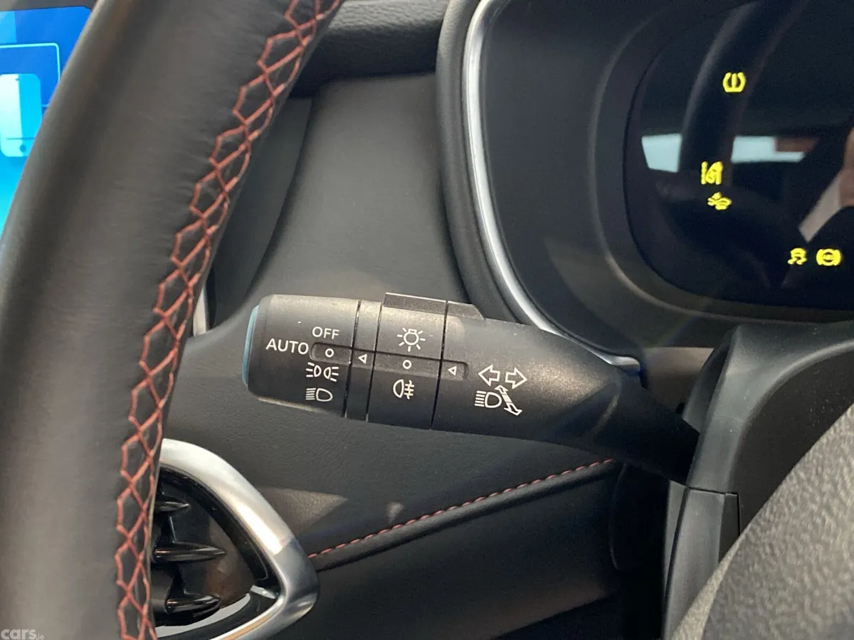MG HS SUV, Petrol Hybrid, 2024, White
