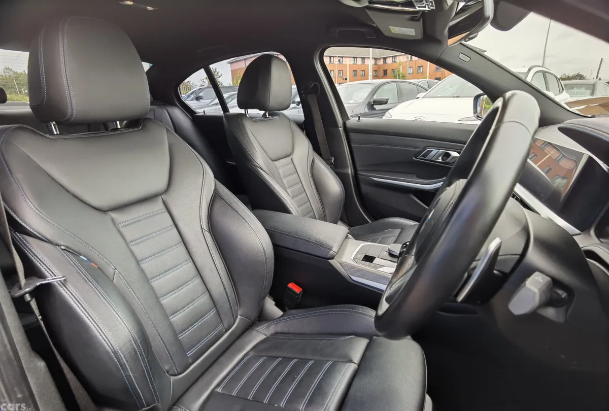 BMW 3-Series Saloon, Petrol Plug-in Hybrid, 2019, Blue