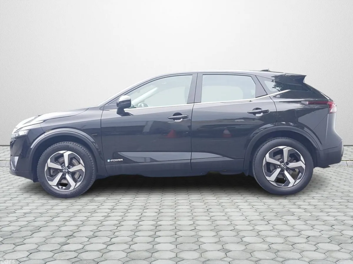 Nissan Qashqai MPV, Petrol, 2023, Black