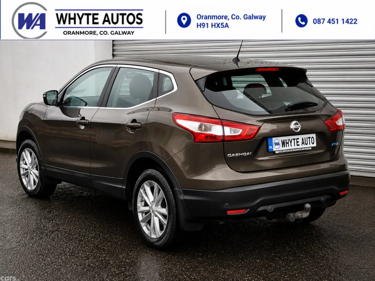Nissan Qashqai Hatchback, Diesel, 2015, Brown