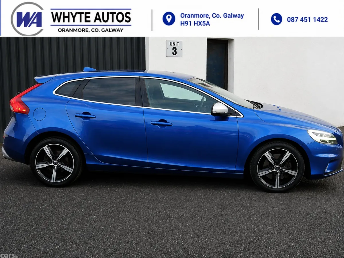 Volvo V40 Hatchback, Diesel, 2017, Blue
