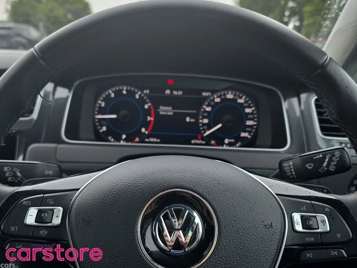 Volkswagen Golf Hatchback, Petrol, 2019, White