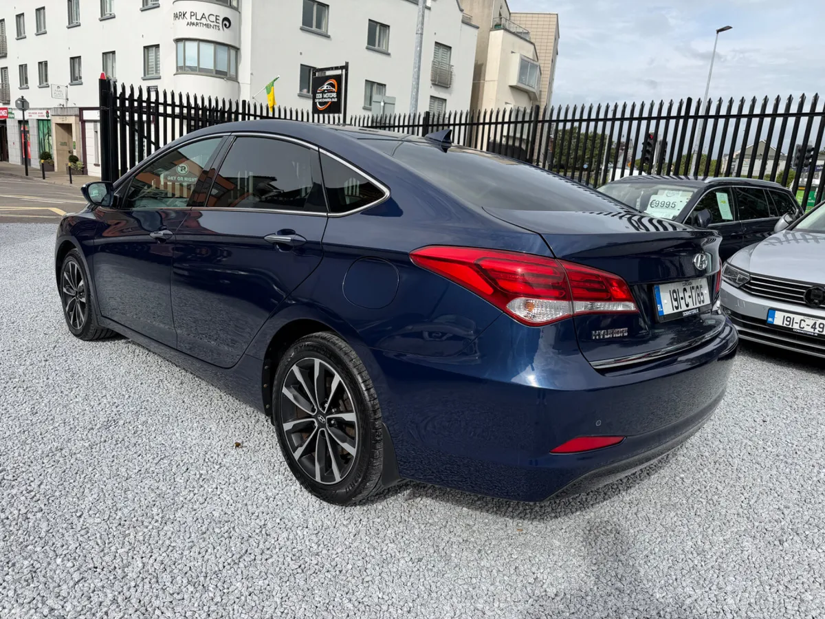 Hyundai i40 Saloon, Diesel, 2019, Blue