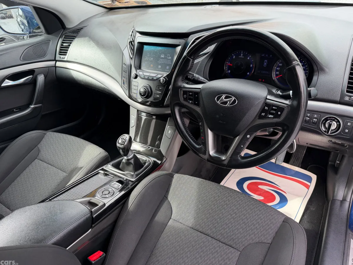 Hyundai i40 Saloon, Diesel, 2019, Blue