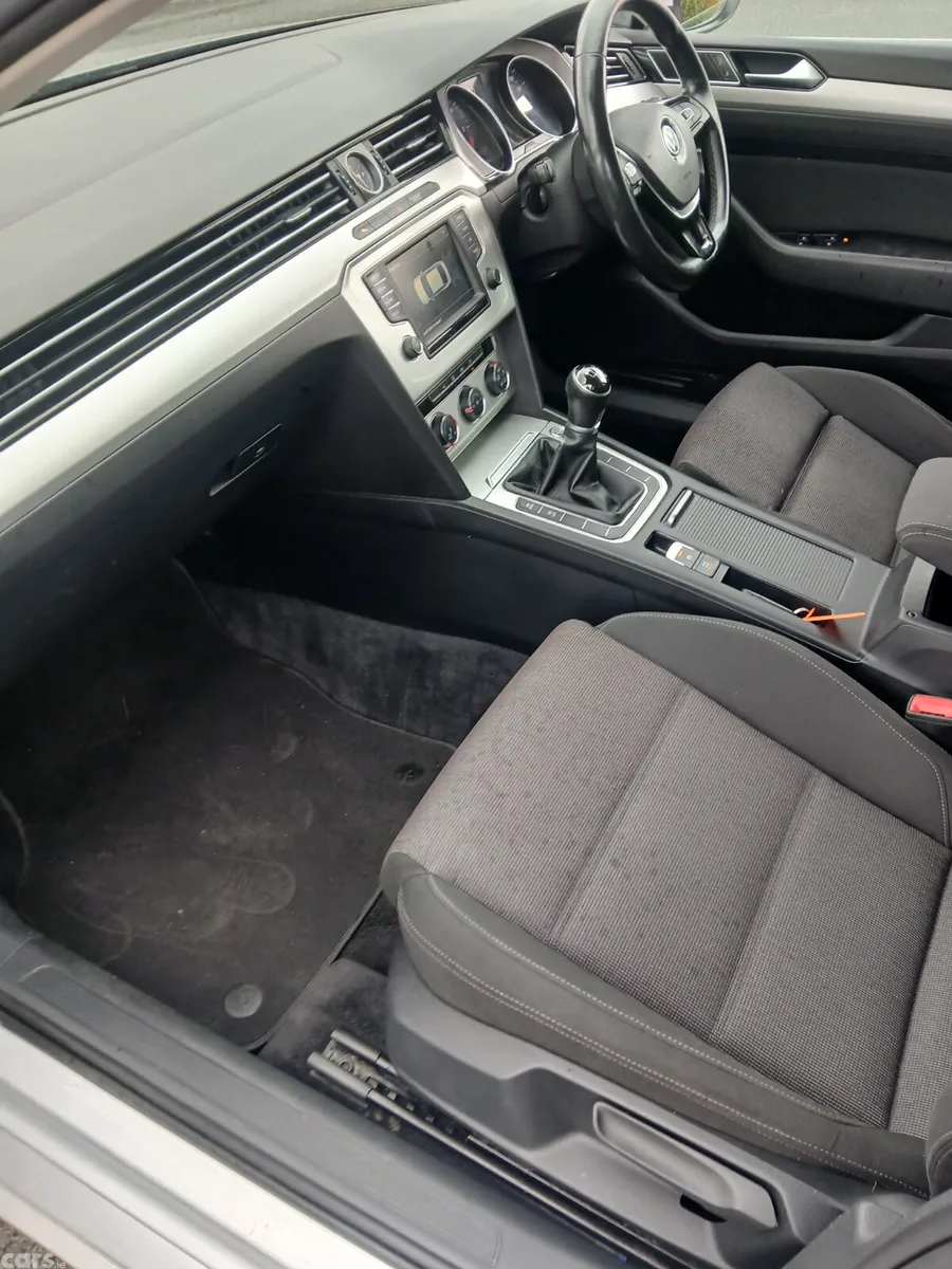 Volkswagen Passat Saloon, Diesel, 2016, Silver