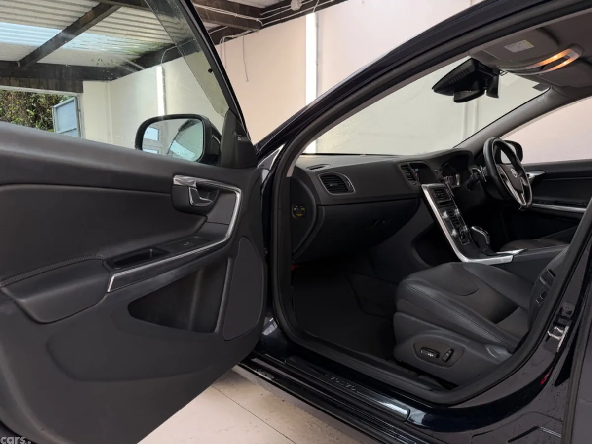 Volvo V60 Estate, Diesel, 2017, Blue