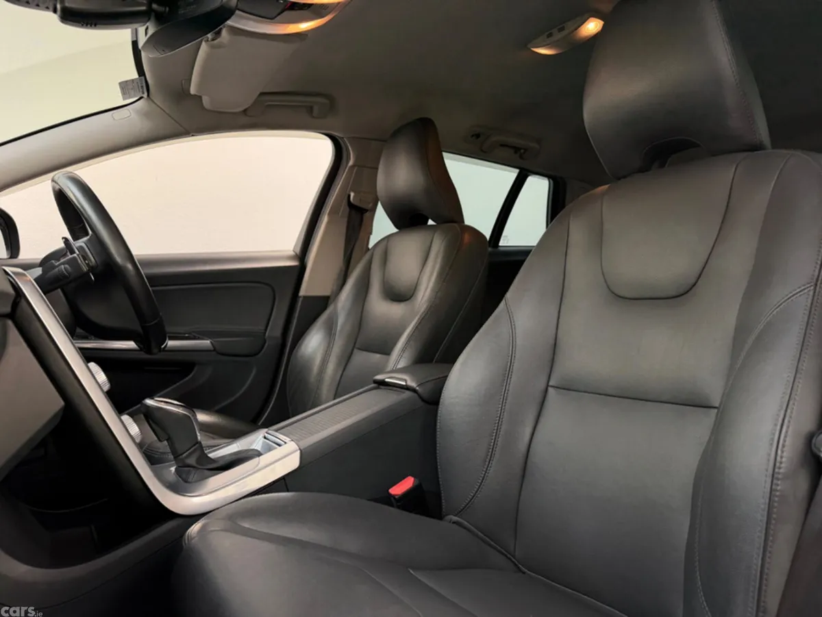 Volvo V60 Estate, Diesel, 2017, Blue