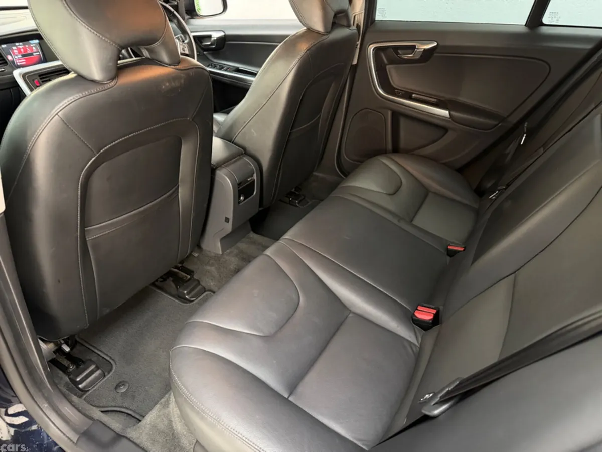 Volvo V60 Estate, Diesel, 2017, Blue