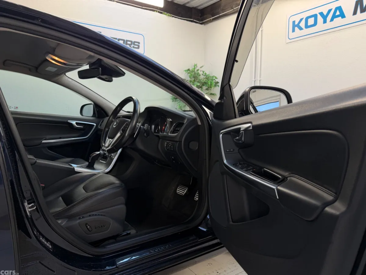 Volvo V60 Estate, Diesel, 2017, Blue