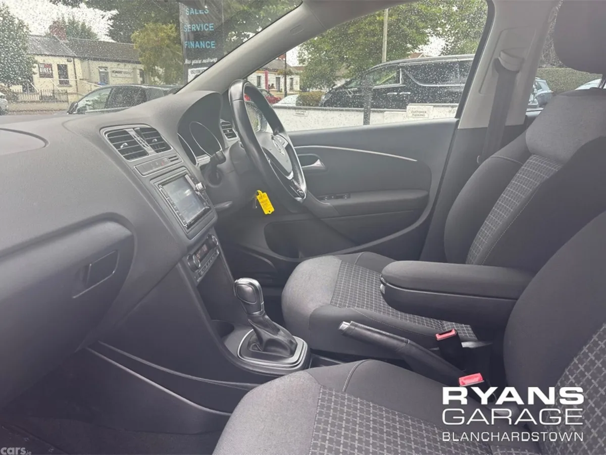 Volkswagen Polo Hatchback, Petrol, 2017, Blue