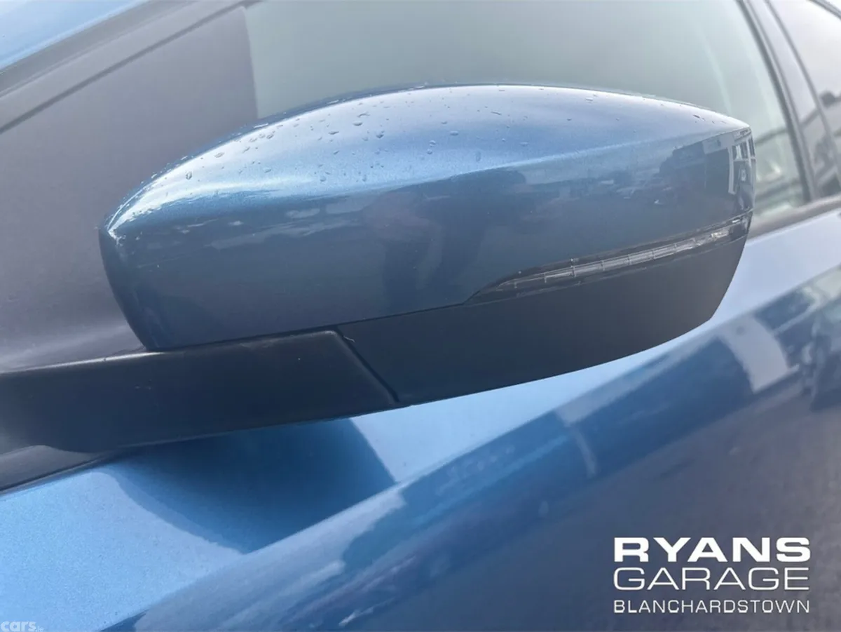 Volkswagen Polo Hatchback, Petrol, 2017, Blue