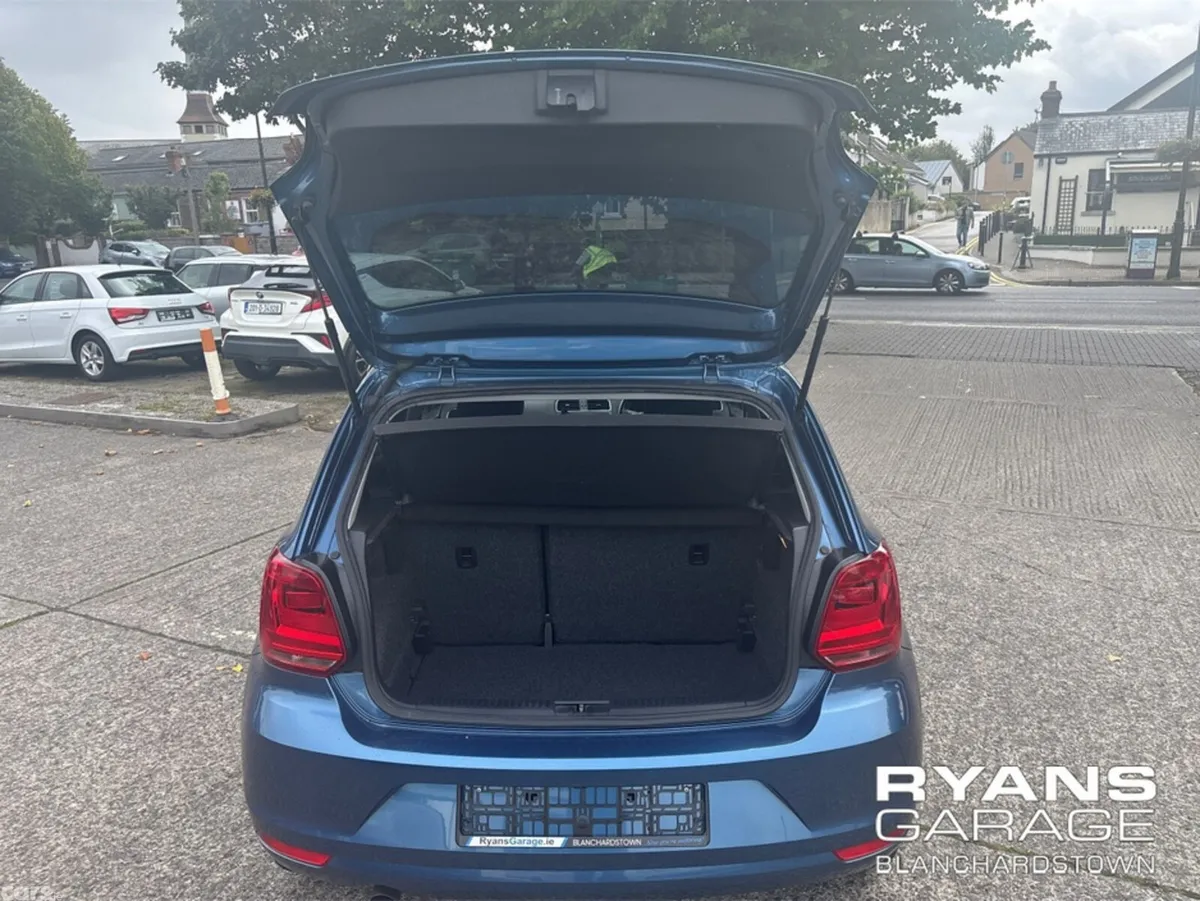 Volkswagen Polo Hatchback, Petrol, 2017, Blue