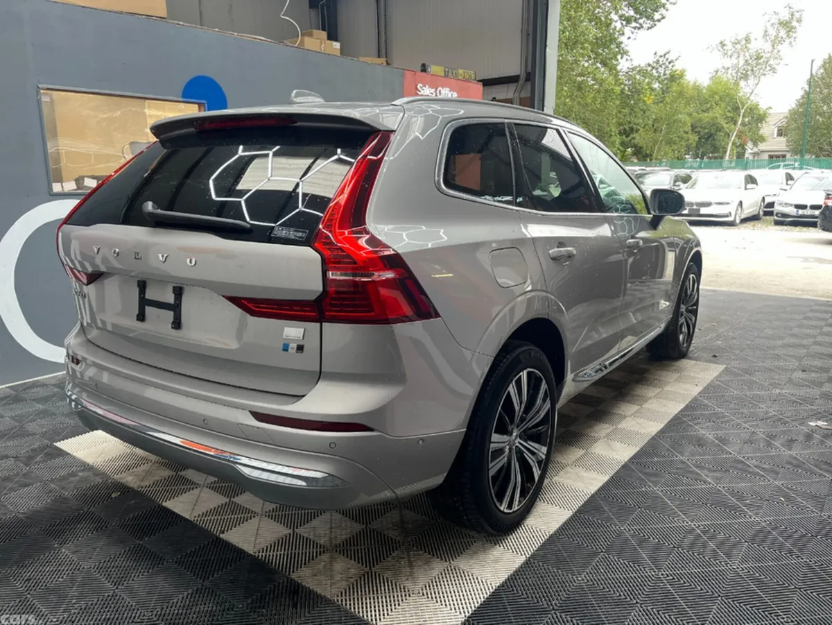 Volvo XC60 SUV, Petrol, 2022, Silver