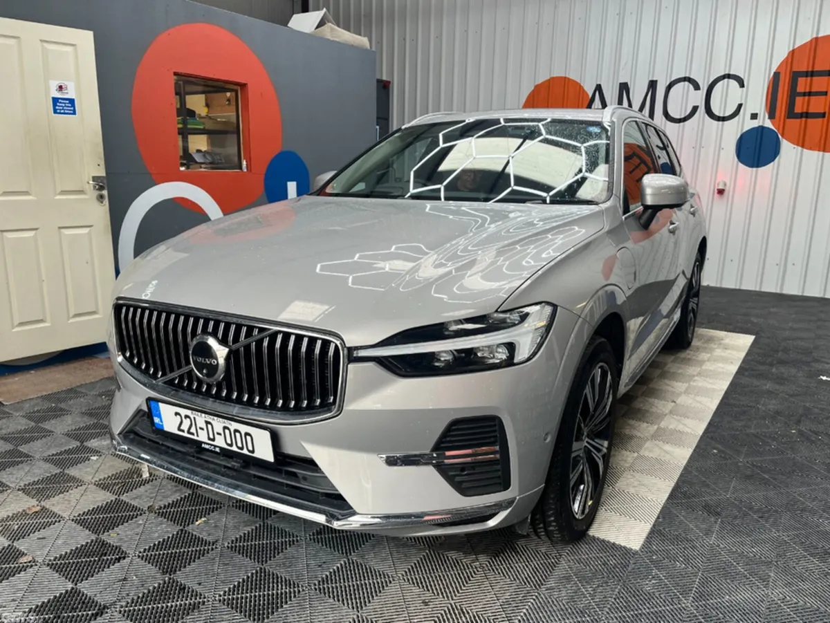 Volvo XC60 SUV, Petrol, 2022, Silver