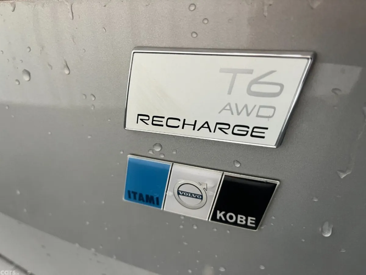 Volvo XC60 SUV, Petrol, 2022, Silver