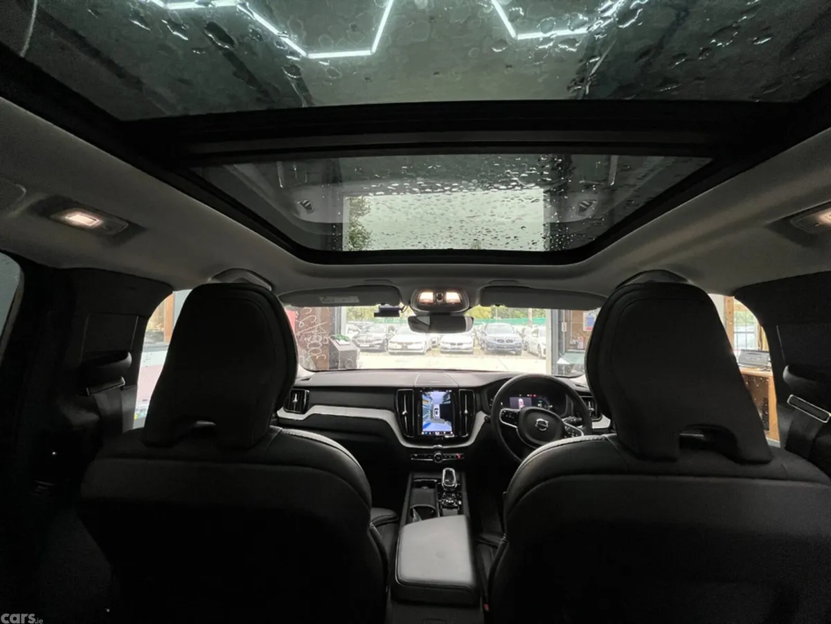 Volvo XC60 SUV, Petrol, 2022, Silver