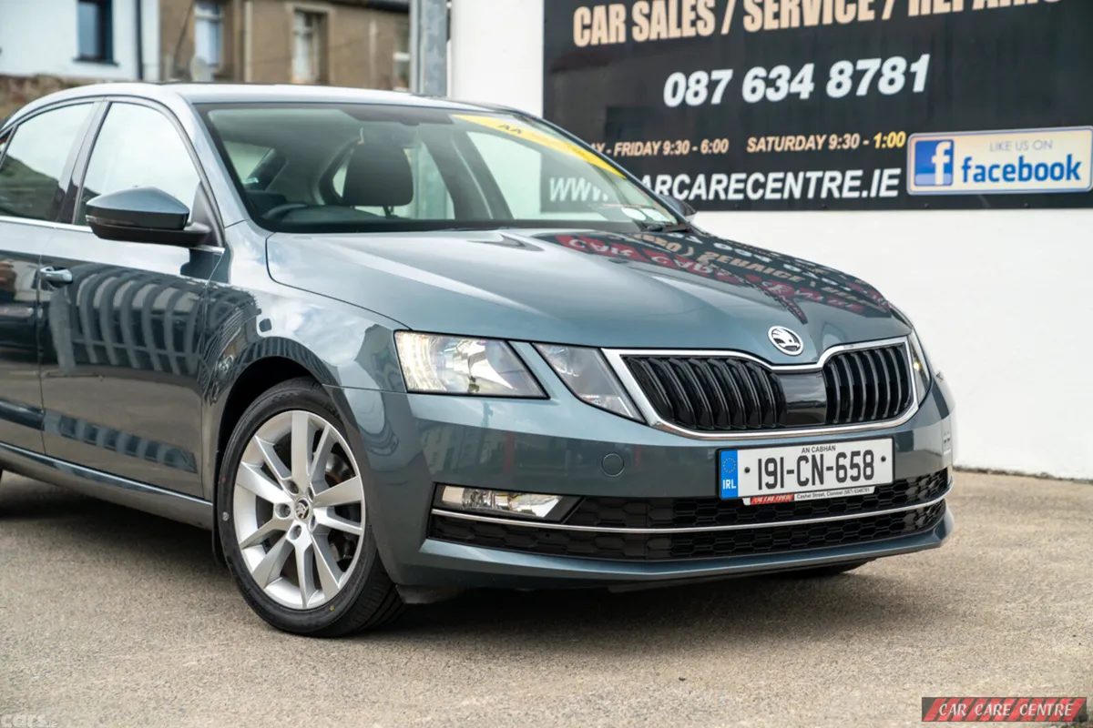 Skoda Octavia Saloon, Diesel, 2019, Grey