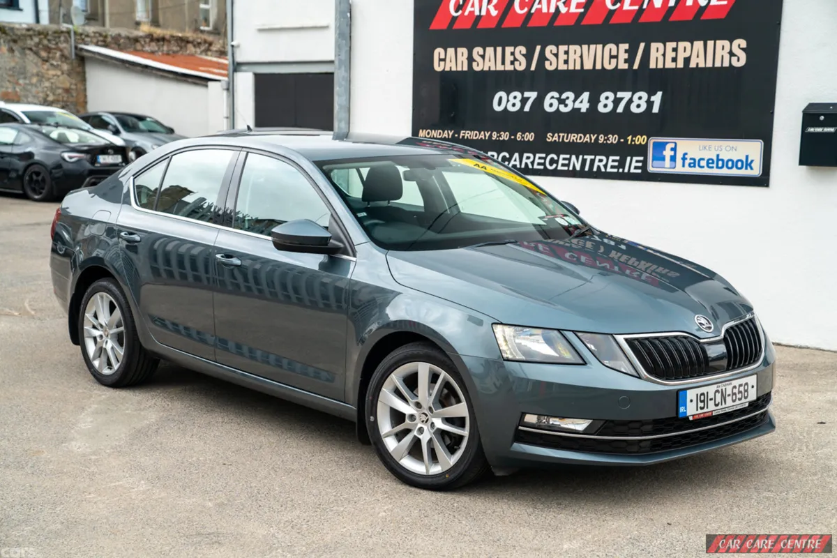 Skoda Octavia Saloon, Diesel, 2019, Grey