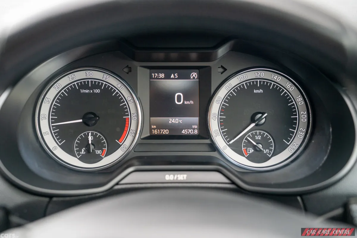 Skoda Octavia Saloon, Diesel, 2019, Grey