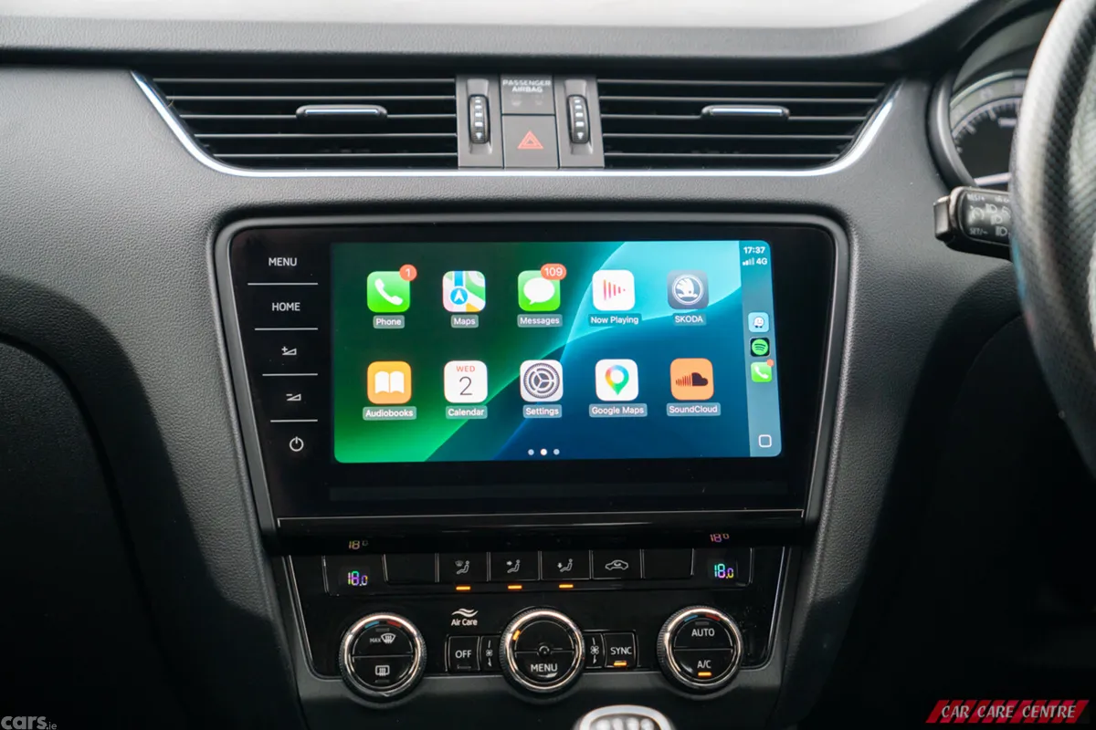 Skoda Octavia Saloon, Diesel, 2019, Grey