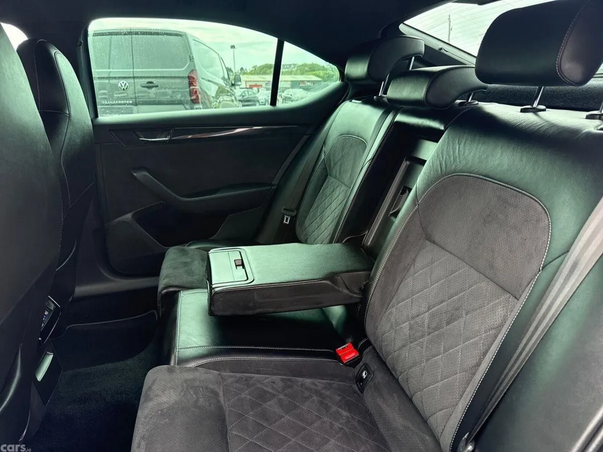 Skoda Superb Hatchback, Diesel, 2018, Grey